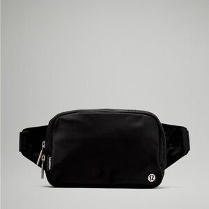 NWT lululemon black belt bag 2L